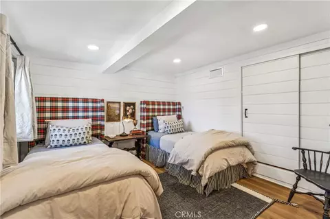 Bedroom - 28901 Palisades Dr, Lake Arrowhead, CA 92352 photo 6 of 7