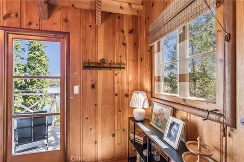Entry Way - 28901 Palisades Dr, Lake Arrowhead, CA 92352 photo 1 of 4
