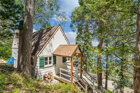 Exterior - 28901 Palisades Dr, Lake Arrowhead, CA 92352 photo 2 of 9