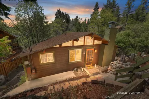 1132 Crags Ln, Fawnskin, CA 92333