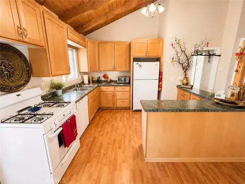 Kitchen - 23788 Zuger, Crestline, CA 92325 photo 2 of 3