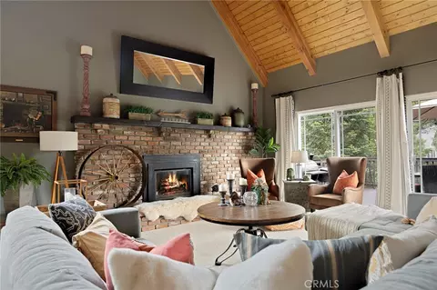 366 Rainier Rd, Lake Arrowhead, CA 92352