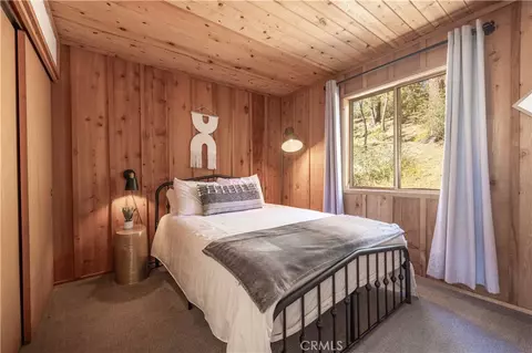 Bedroom - 789 Silver Tip, Big Bear Lake, CA 92315 photo 4 of 12