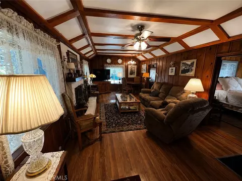 25027 Moon, Crestline, CA 92325 photo 4
