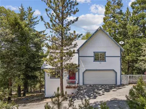 975 Teakwood Dr, Lake Arrowhead, CA 92352