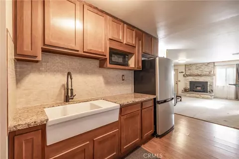Kitchen - 773 Sunset, Sugarloaf, CA 92386 photo 3 of 3