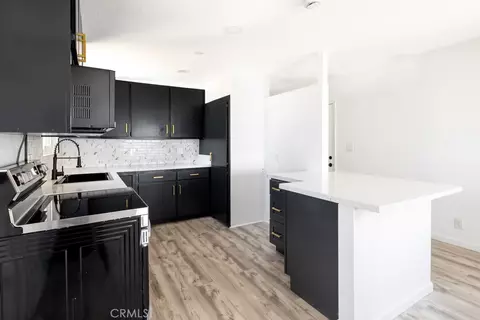 Kitchen - 64868 Tonto Dr, Joshua Tree, CA 92252 photo 5 of 6