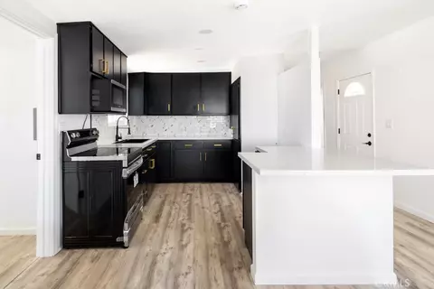Kitchen - 64868 Tonto Dr, Joshua Tree, CA 92252 photo 1 of 6