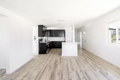 Living - 64868 Tonto Dr, Joshua Tree, CA 92252 photo 2 of 6