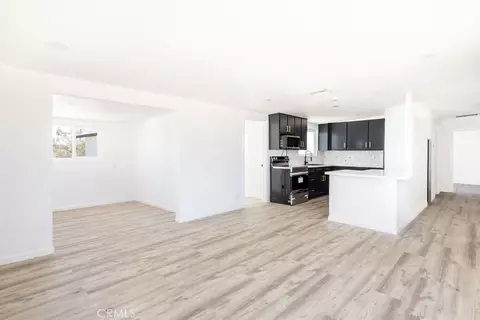 Living - 64868 Tonto Dr, Joshua Tree, CA 92252 photo 3 of 6
