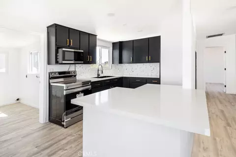Kitchen - 64868 Tonto Dr, Joshua Tree, CA 92252 photo 6 of 6