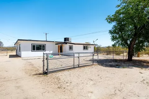 Exterior - 64868 Tonto Dr, Joshua Tree, CA 92252 photo 4 of 9