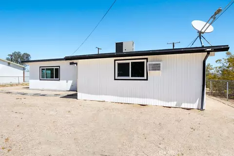 Exterior - 64868 Tonto Dr, Joshua Tree, CA 92252 photo 3 of 9