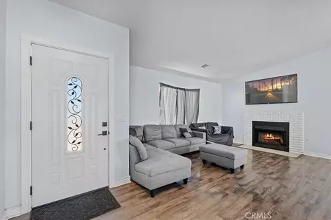 Entry Way - 18047 Yucca St, Hesperia, CA 92345 photo 1 of 1