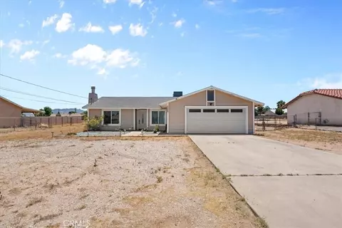 Exterior - 18047 Yucca St, Hesperia, CA 92345 photo 2 of 4