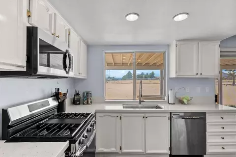 Kitchen - 18047 Yucca St, Hesperia, CA 92345 photo 2 of 3