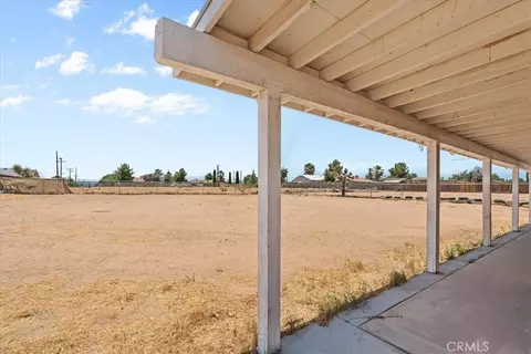 Exterior - 18047 Yucca St, Hesperia, CA 92345 photo 3 of 4