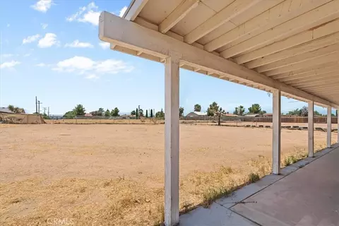 Exterior - 18047 Yucca St, Hesperia, CA 92345 photo 3 of 4