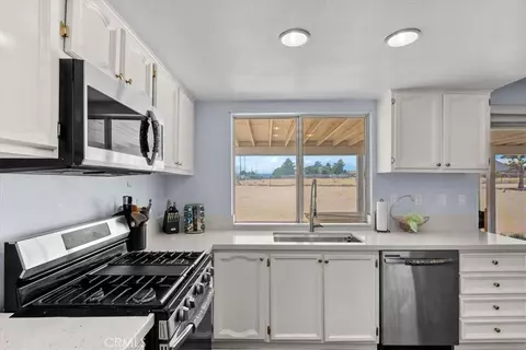 Kitchen - 18047 Yucca St, Hesperia, CA 92345 photo 2 of 3