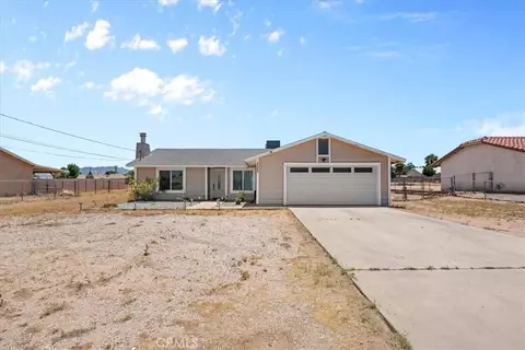 Exterior - 18047 Yucca St, Hesperia, CA 92345 photo 2 of 4
