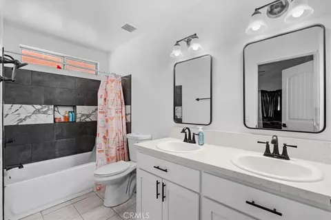 Bath - 18047 Yucca St, Hesperia, CA 92345 photo 1 of 3