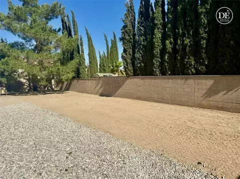 Exterior - 13375 Rincon Rd, Apple Valley, CA 92308 photo 16 of 40