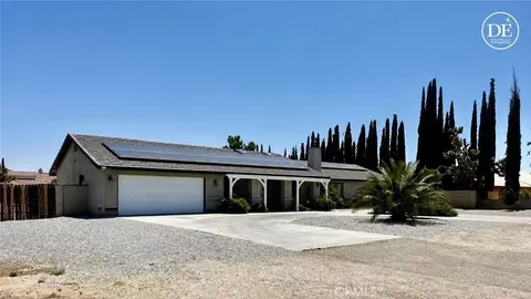 Exterior - 13375 Rincon Rd, Apple Valley, CA 92308 photo 7 of 40