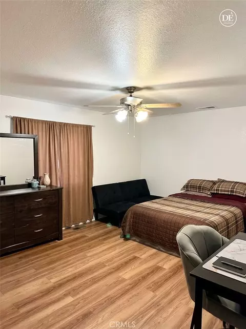 Bedroom - 13375 Rincon Rd, Apple Valley, CA 92308 photo 4 of 10
