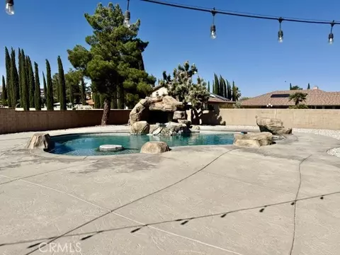 Exterior - 13375 Rincon Rd, Apple Valley, CA 92308 photo 35 of 40