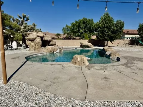 Exterior - 13375 Rincon Rd, Apple Valley, CA 92308 photo 34 of 40