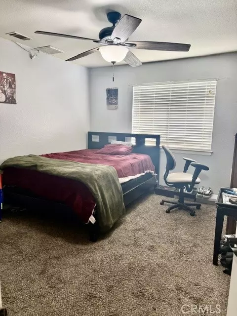 Bedroom - 13375 Rincon Rd, Apple Valley, CA 92308 photo 1 of 10