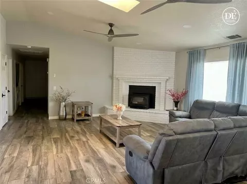 Living - 13375 Rincon Rd, Apple Valley, CA 92308 photo 1 of 3