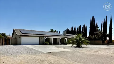 Exterior - 13375 Rincon Rd, Apple Valley, CA 92308 photo 5 of 40