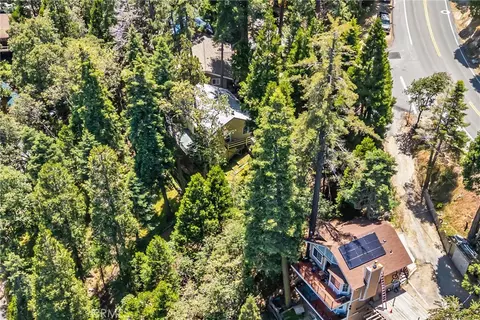 View/Area - 24702 Nestal Ct, Crestline, CA 92325 photo 3 of 7