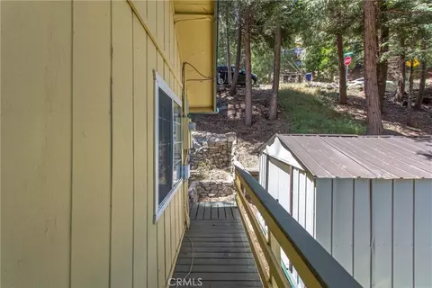 Entry Way - 24702 Nestal Ct, Crestline, CA 92325 photo 2 of 2