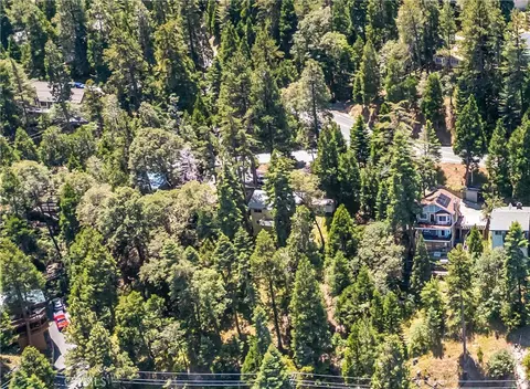 View/Area - 24702 Nestal Ct, Crestline, CA 92325 photo 4 of 7