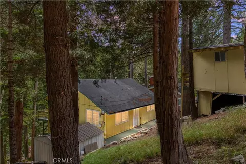 Exterior - 24702 Nestal Ct, Crestline, CA 92325 photo 3 of 16