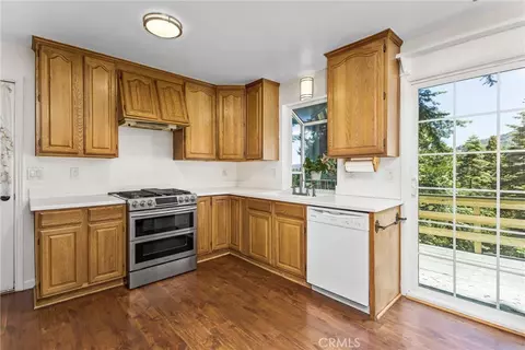Kitchen - 24702 Nestal Ct, Crestline, CA 92325 photo 1 of 3