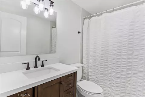 Bath - 24702 Nestal Ct, Crestline, CA 92325 photo 2 of 2