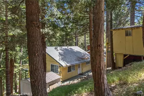 Exterior - 24702 Nestal Ct, Crestline, CA 92325 photo 4 of 16