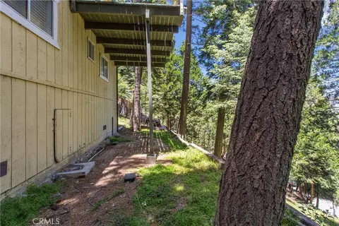 Exterior - 24702 Nestal Ct, Crestline, CA 92325 photo 13 of 16