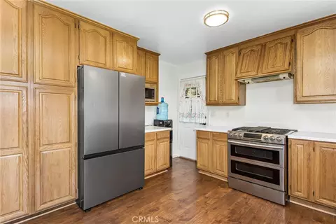 Kitchen - 24702 Nestal Ct, Crestline, CA 92325 photo 2 of 3
