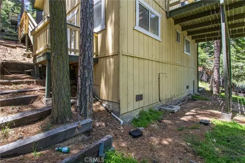 Exterior - 24702 Nestal Ct, Crestline, CA 92325 photo 12 of 16