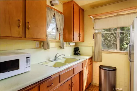 Kitchen - 29288 Lake Vw, Cedar Glen, CA 92321 photo 1 of 2