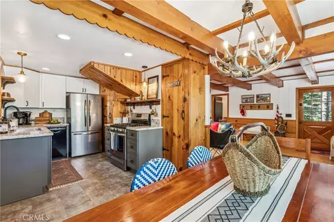 Dining - 177 Joaquin Miller, Lake Arrowhead, CA 92352 photo 4 of 4