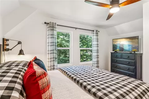 Bedroom - 177 Joaquin Miller, Lake Arrowhead, CA 92352 photo 8 of 8