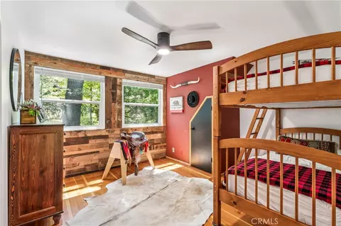 Bedroom - 177 Joaquin Miller, Lake Arrowhead, CA 92352 photo 4 of 8