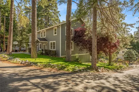 123 Bambi Trl, Crestline, CA 92325