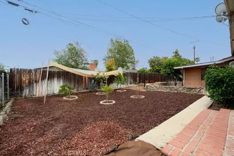 Exterior - 25 Dale Ln, Redlands, CA 92373 photo 4 of 7