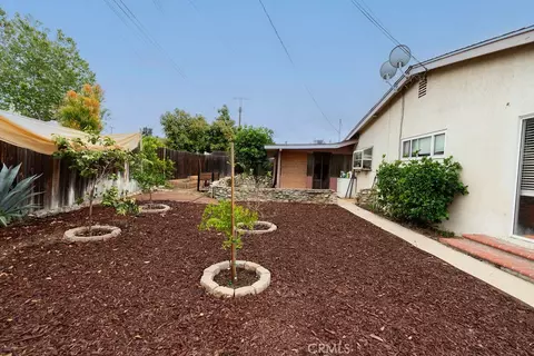 Exterior - 25 Dale Ln, Redlands, CA 92373 photo 5 of 7